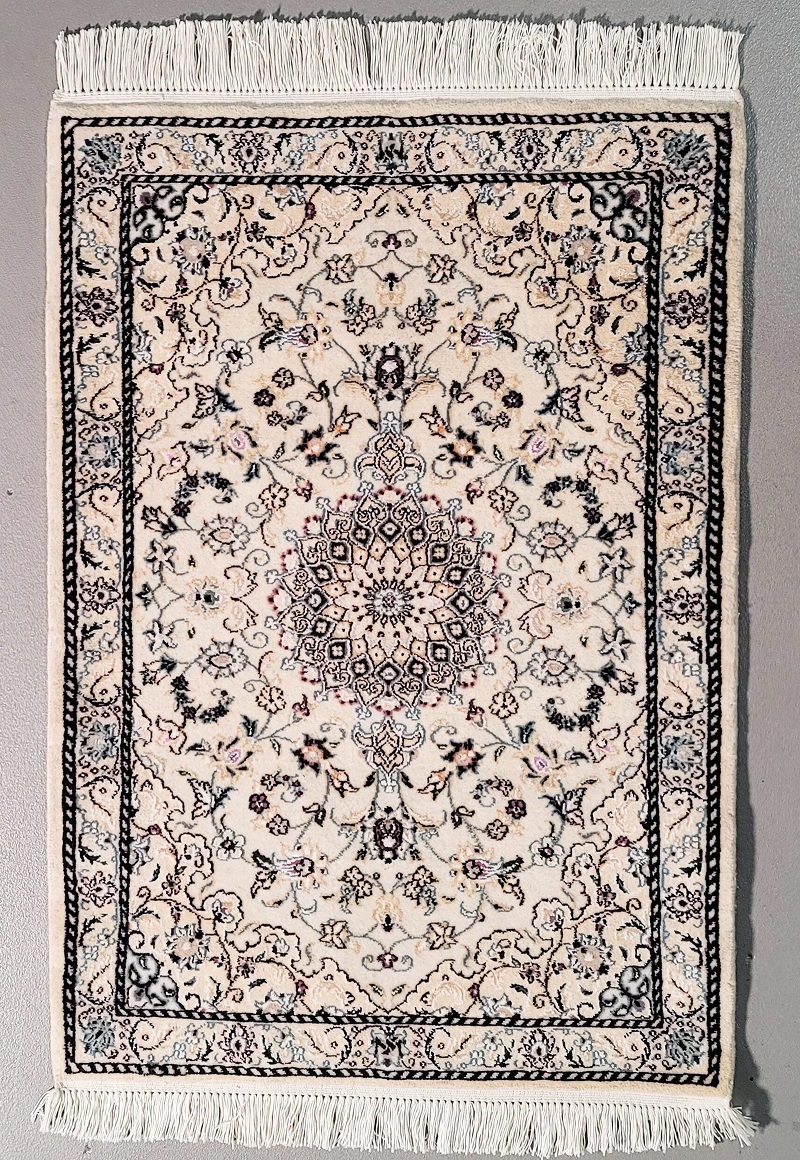 ペルシャ絨毯は小さいものでも8万円ほど 高級ペルシャ絨毯の価格相場高額買取が期待できる種類, 高く売れるペルシャ絨毯をご紹介
